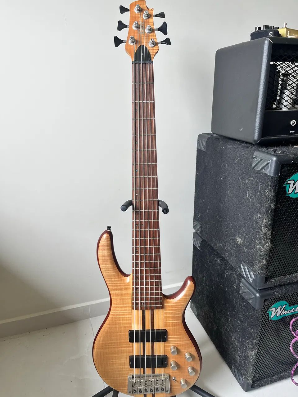 Baixo Cort A6 Plus Artisan 6c