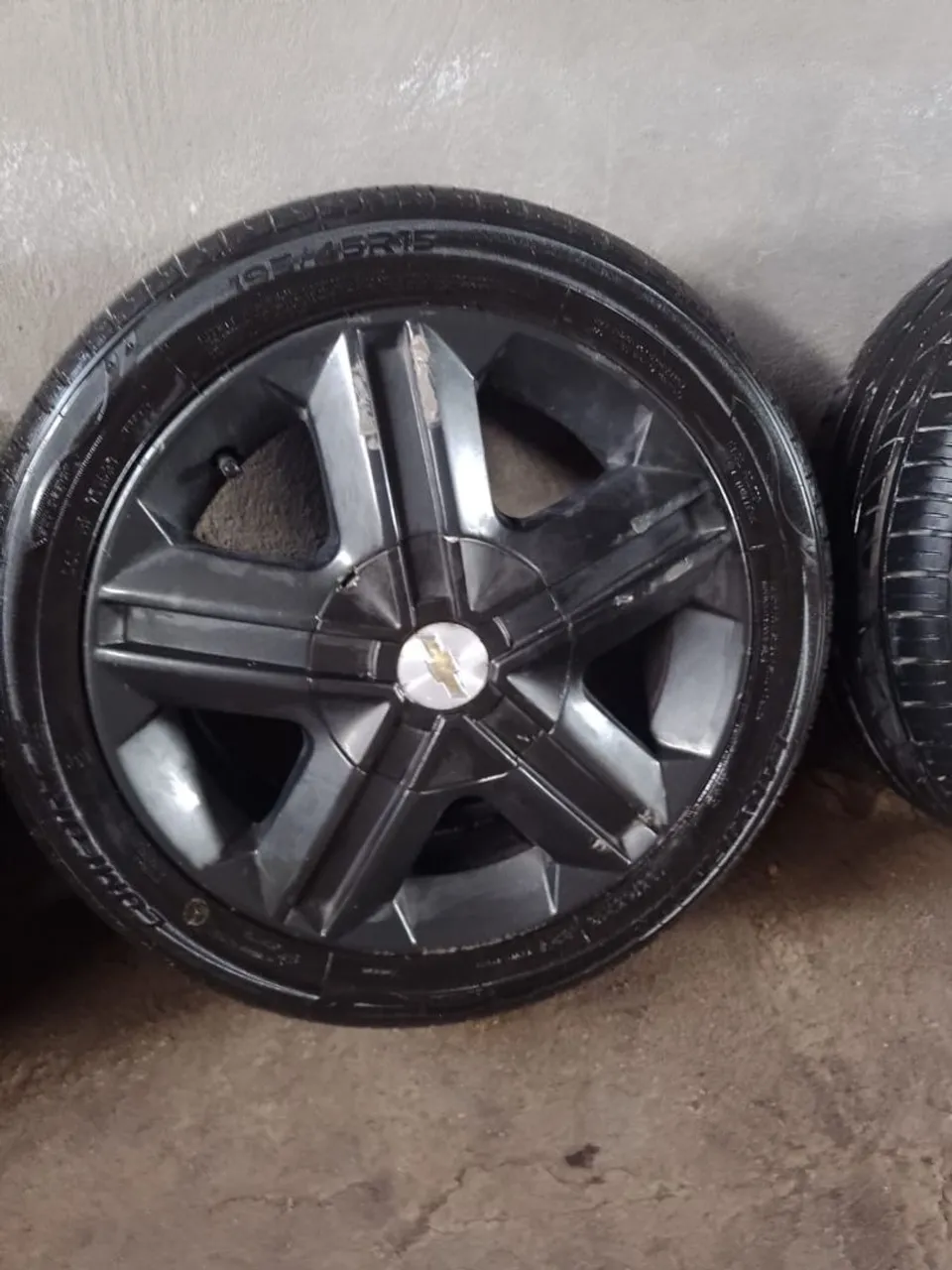 5 rodas Aro 15 com PNEUS em excelente estado
