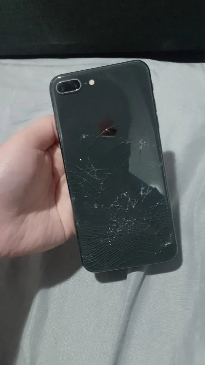 Iphone 8 plus danificado frente e trás