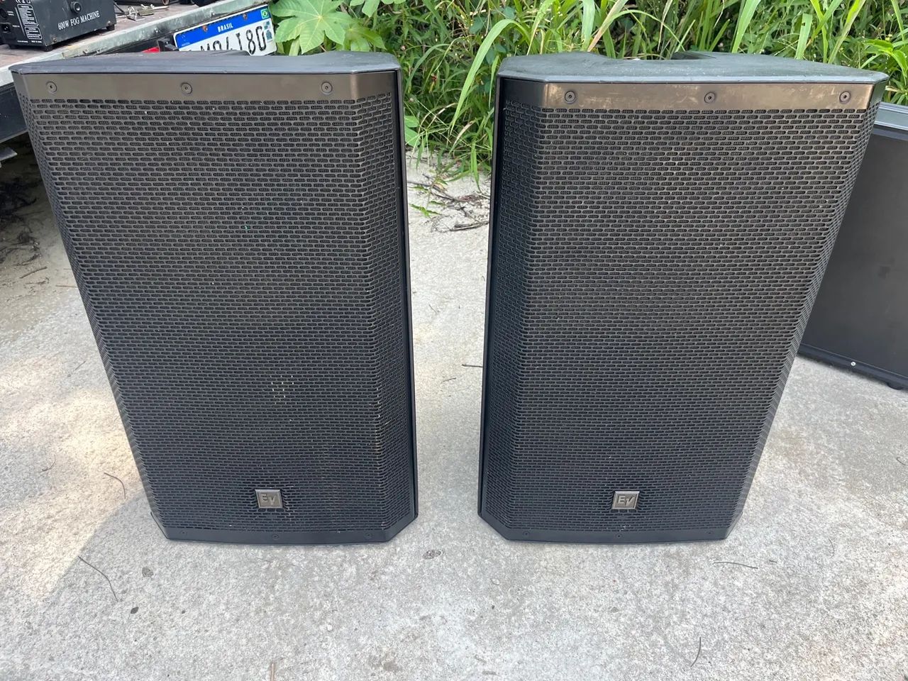 Vendo Caixas ativas Eletrovoice ZLX-15P + 2 bags de brinde - Foto 5