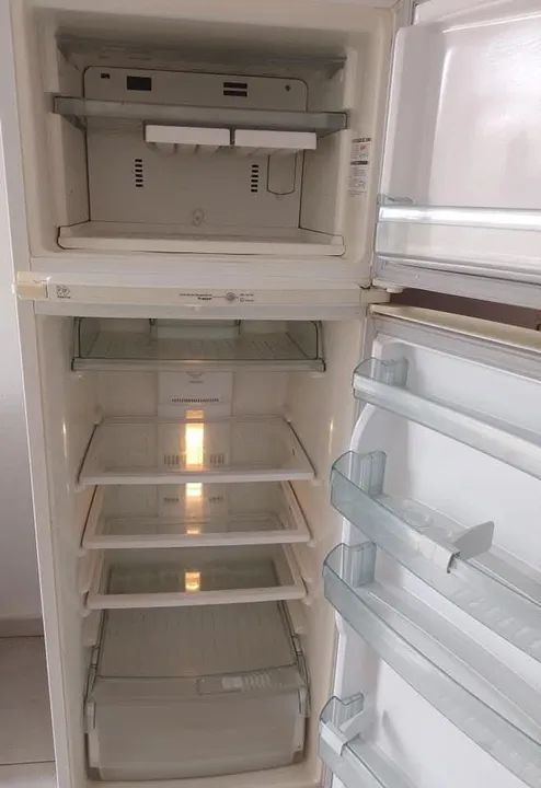 Geladeira Brastemp clean Frost Free 370 litros funcionando perfeitamente  - Foto 5