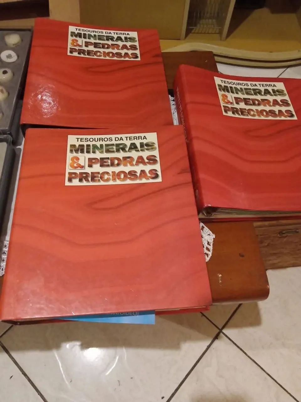 Coleção tesouros da terra minerais e pedras preciosas 
