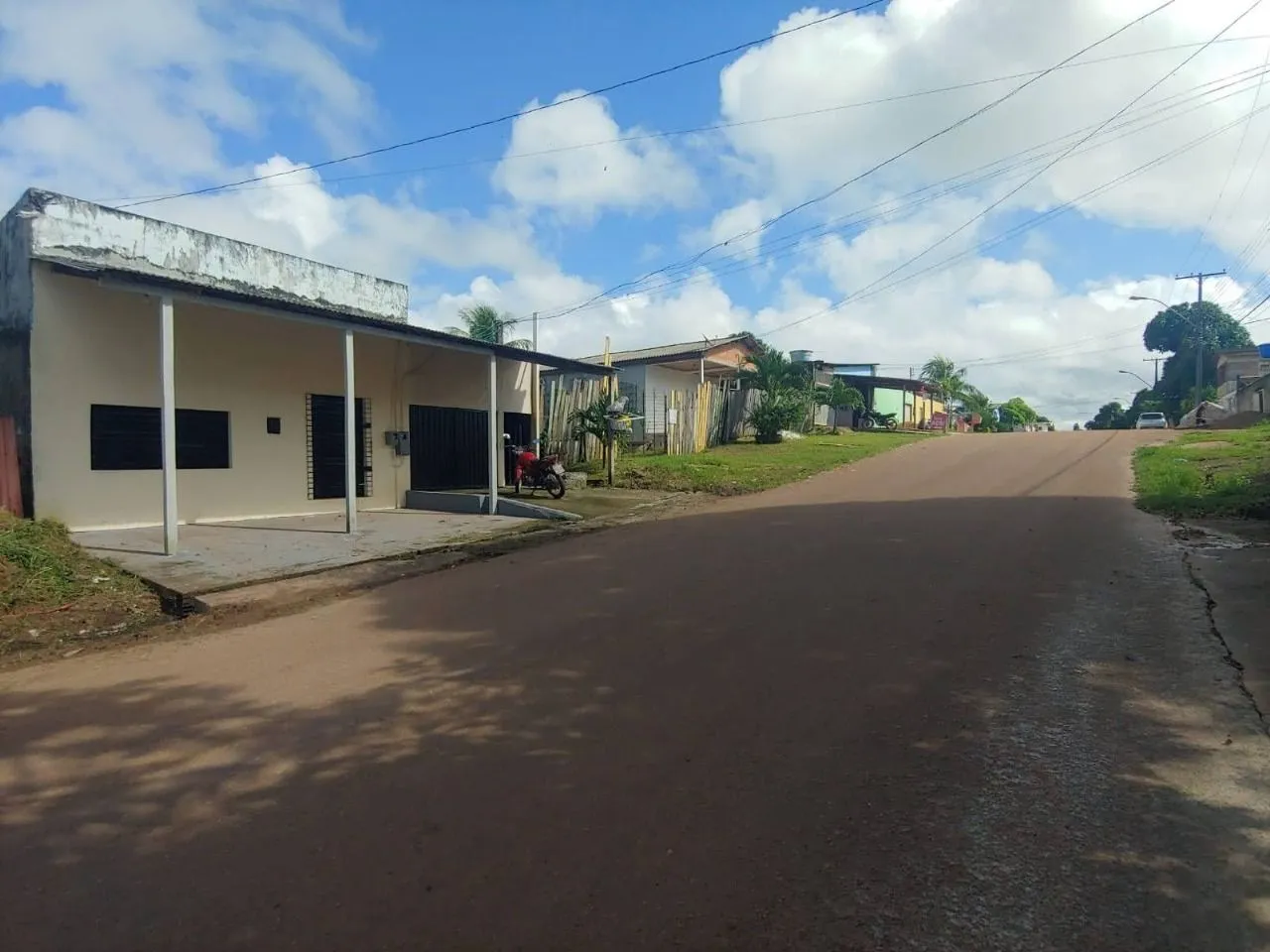 CASA COM PONTO COMERCIAL