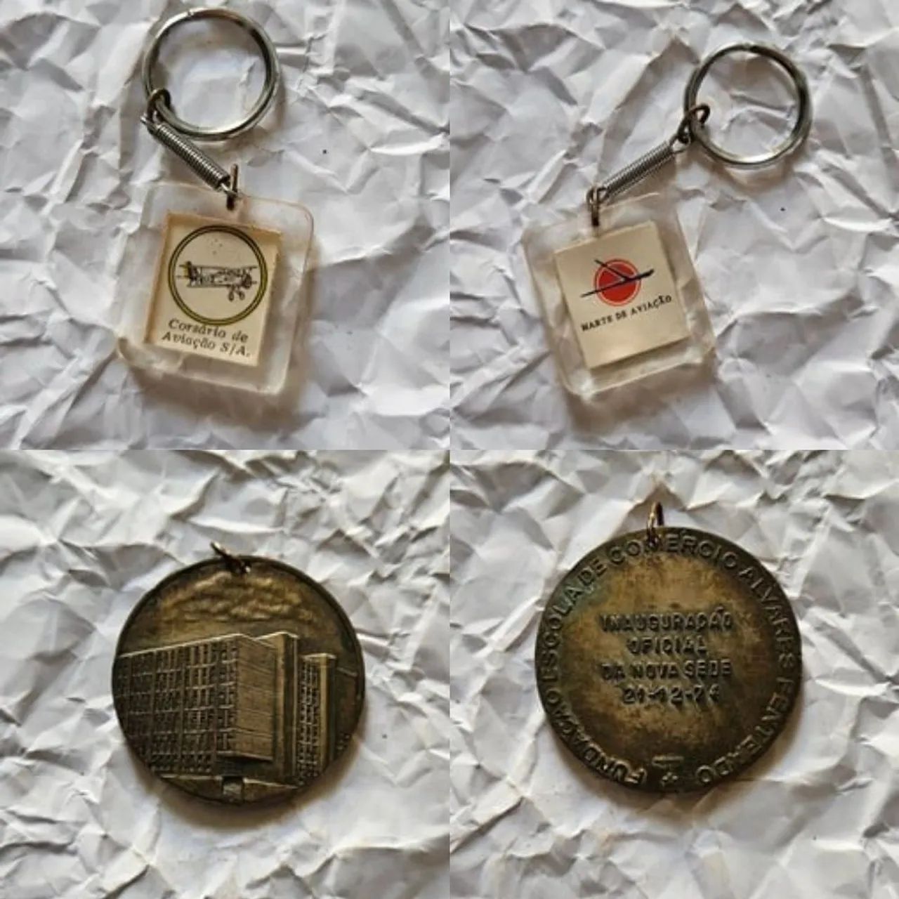Lote 4 chaveiros Vintage e 1 medalha - Foto 3