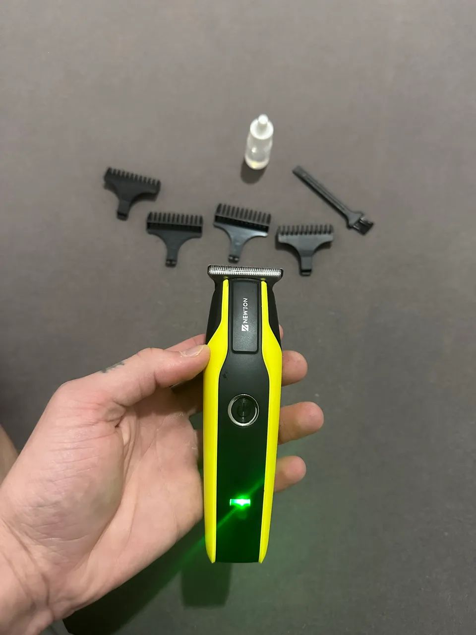 Maquininha de cortar 64169966767618120