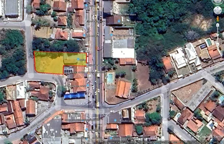Terreno/Ponto 1200m² c/ Acesso a 3 Ruas - Potencial p/ Prédio (Plano Diretor)