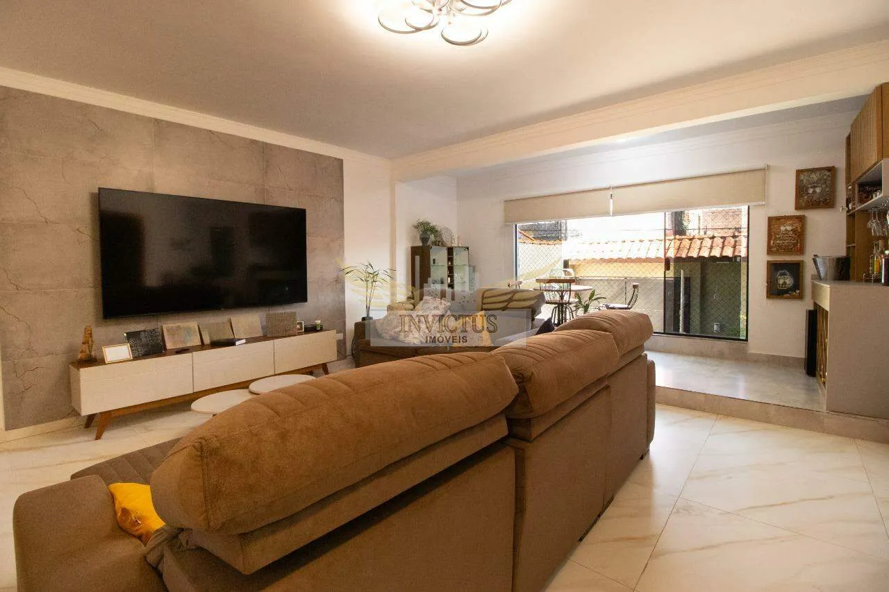 Sobrado com para Comprar, 351m² - Bairro Paraíso, Santo André/SP.