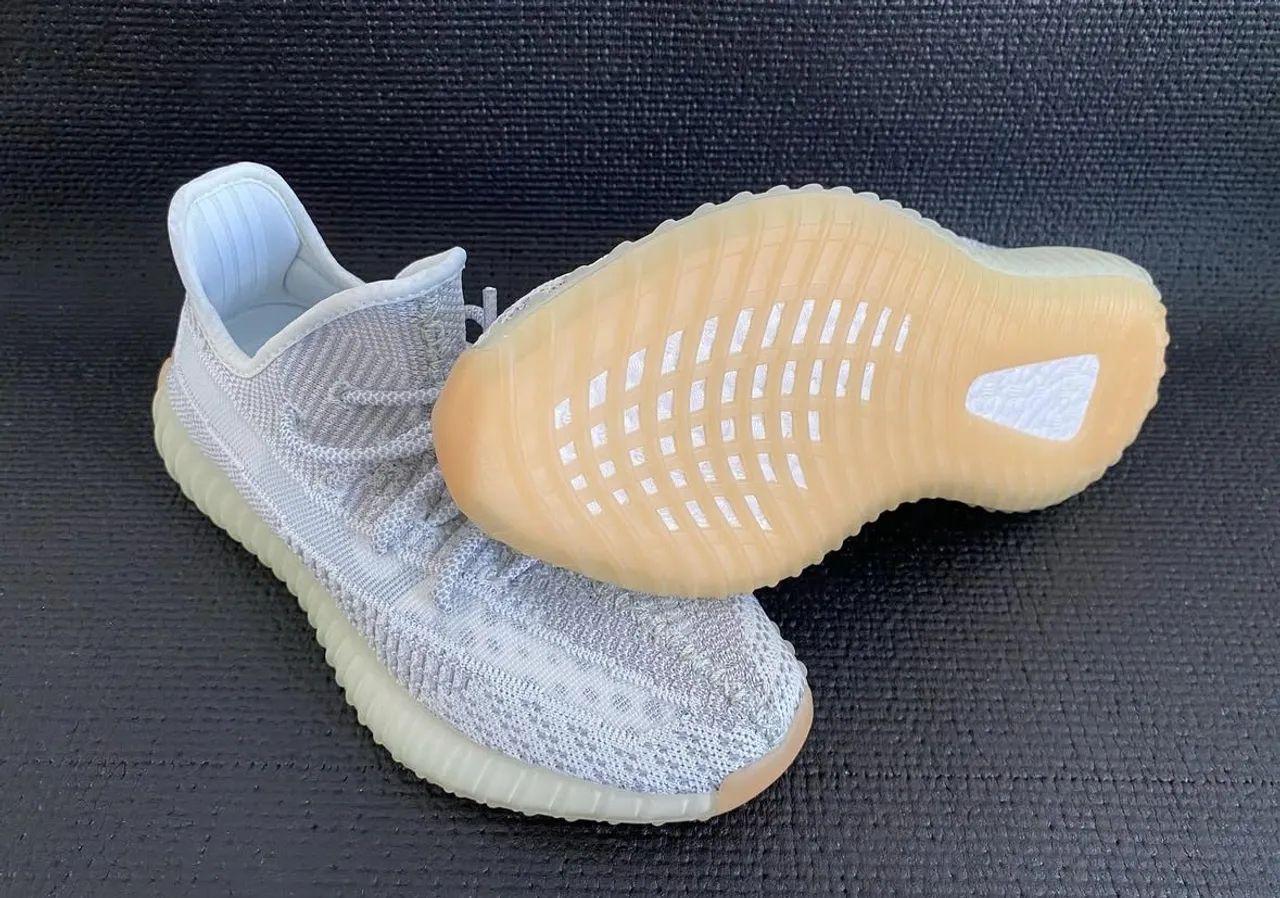 Adidas Yeezy Boost 350 V2 Cinza Calçados Quarenta Horas - Main Image