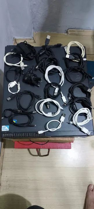Kit de Cabos USB Diversos - Ótimo para Celular, Tablet e Mais!