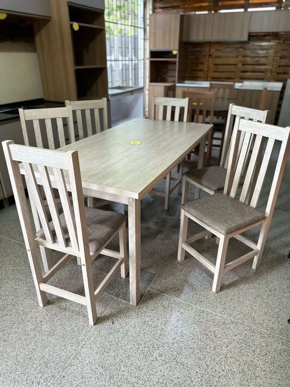 Mesa de Jantar com 6 Cadeiras - Foto 4