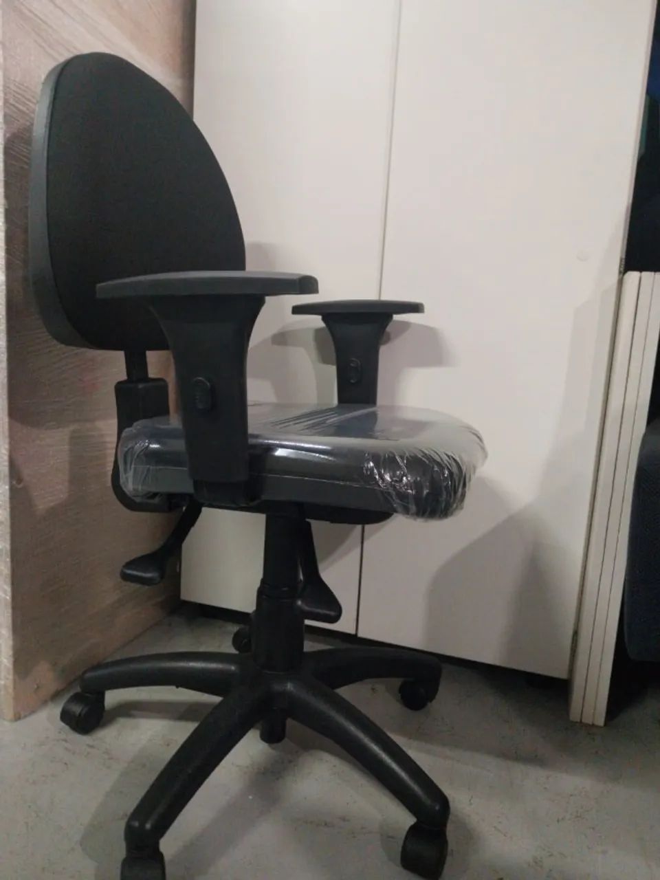 Cadeira para Escritório Executiva Cerântula - Foto 5