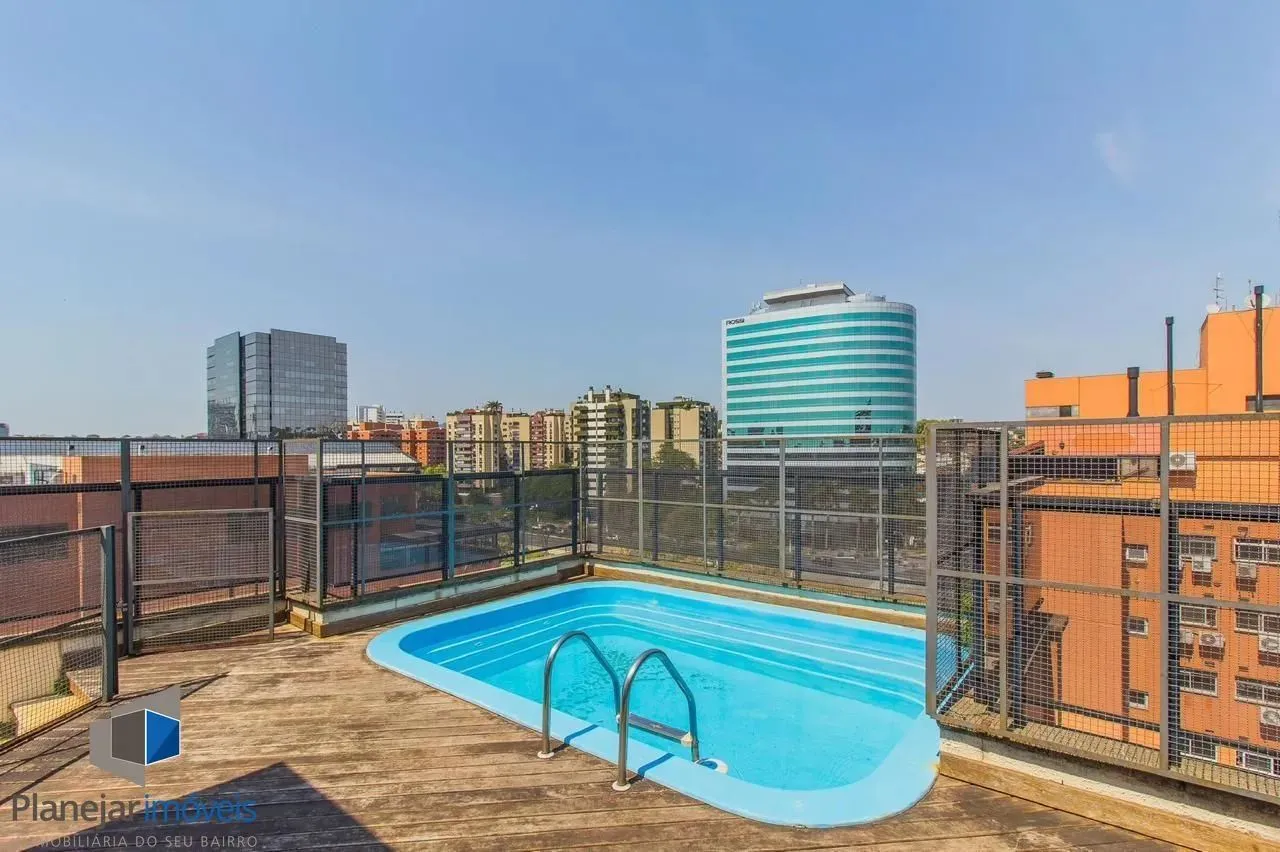 Cobertura com piscina e vista para o Iguatemi