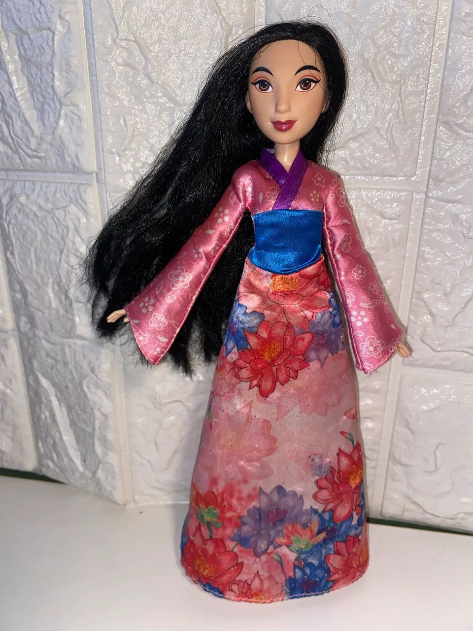 Boneca Mulan princesa Disney Royal Shimmer