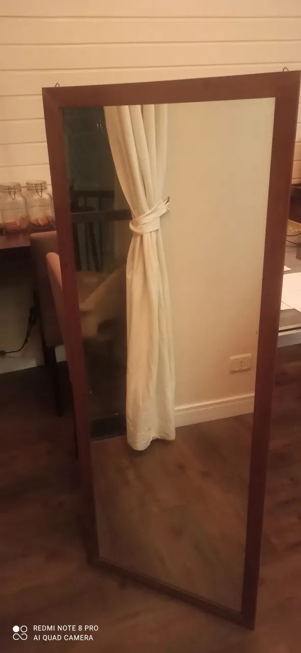 Espelho corpo inteiro em madeira de qualidade (nao é compensado nem plastico)