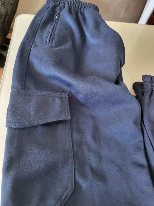 Vendo Calças escolar material muito bom para a sua criança leia o anuncio - Foto 3