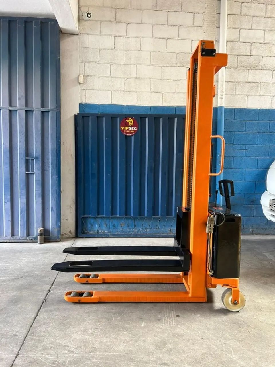 Empilhadeira Semi-elétrica m/ BYG cap. 1.000 kg c/ 3,30 mts elevação - Foto 3