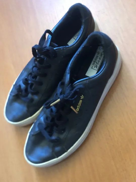 tênis adidas em couro n 38
