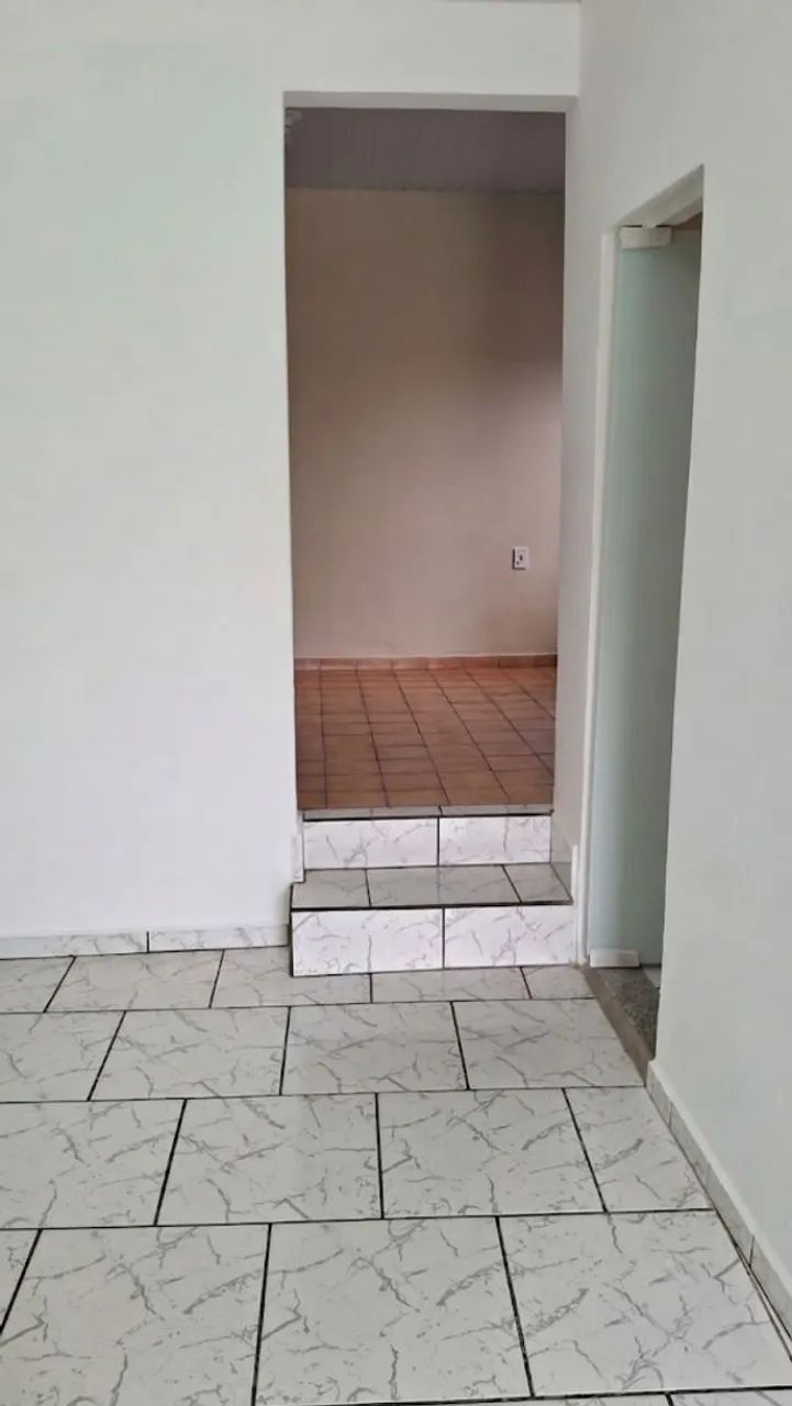  Alugo 3 cômodos  vila Carol