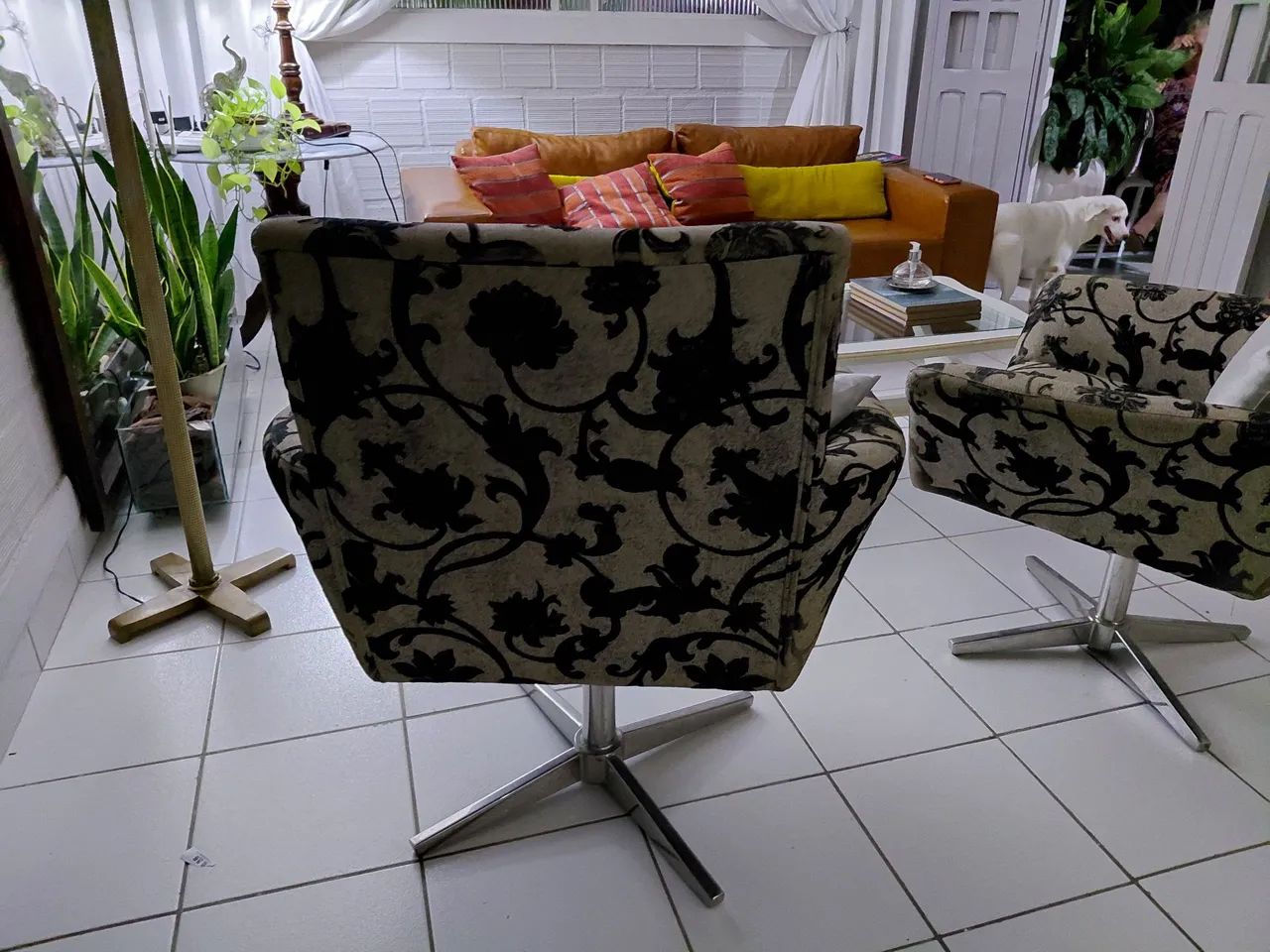 Poltronas com pés em inox legítimo  - Foto 5