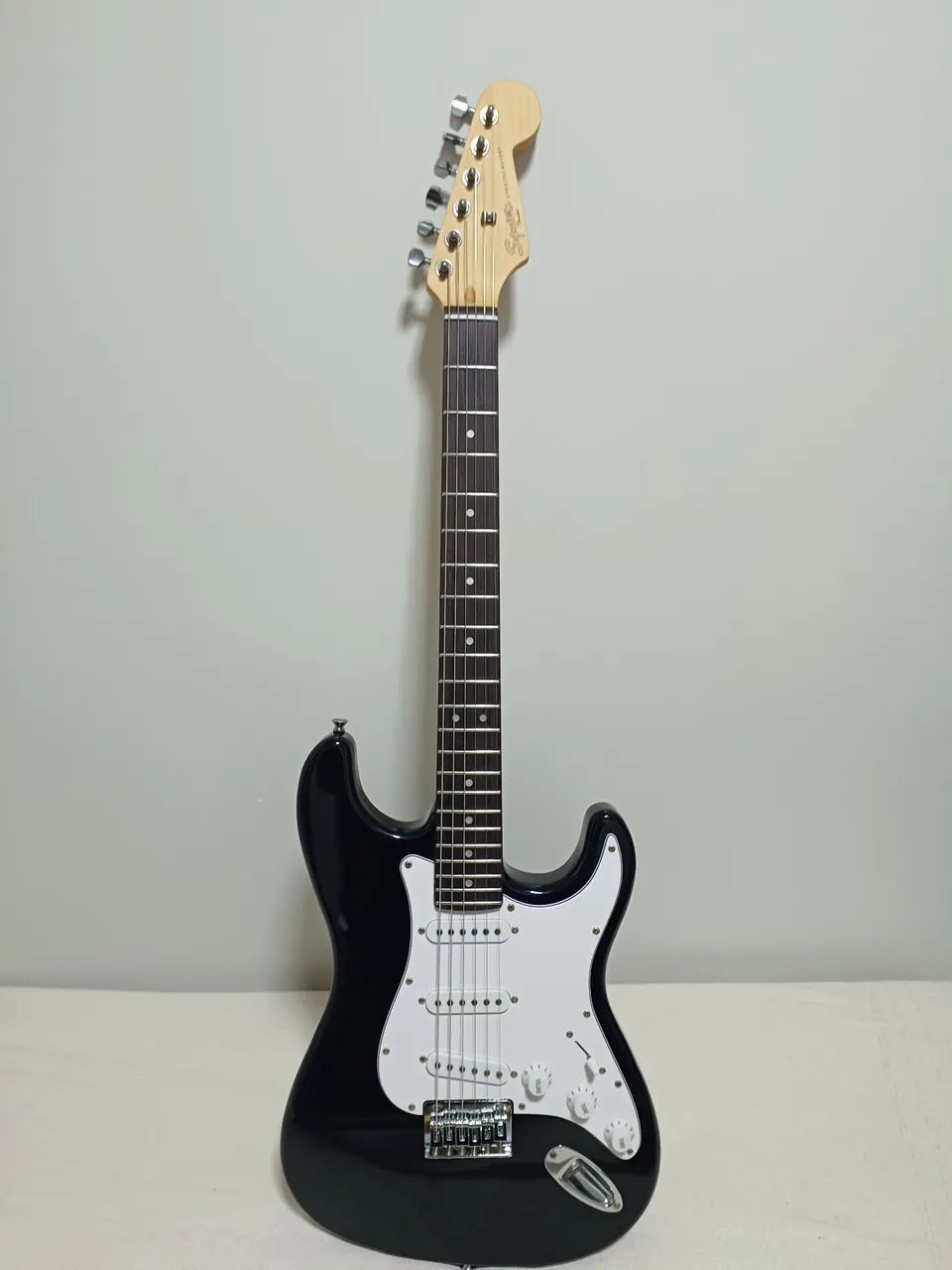 Guitarra squier fender stratocaster  - Foto 3