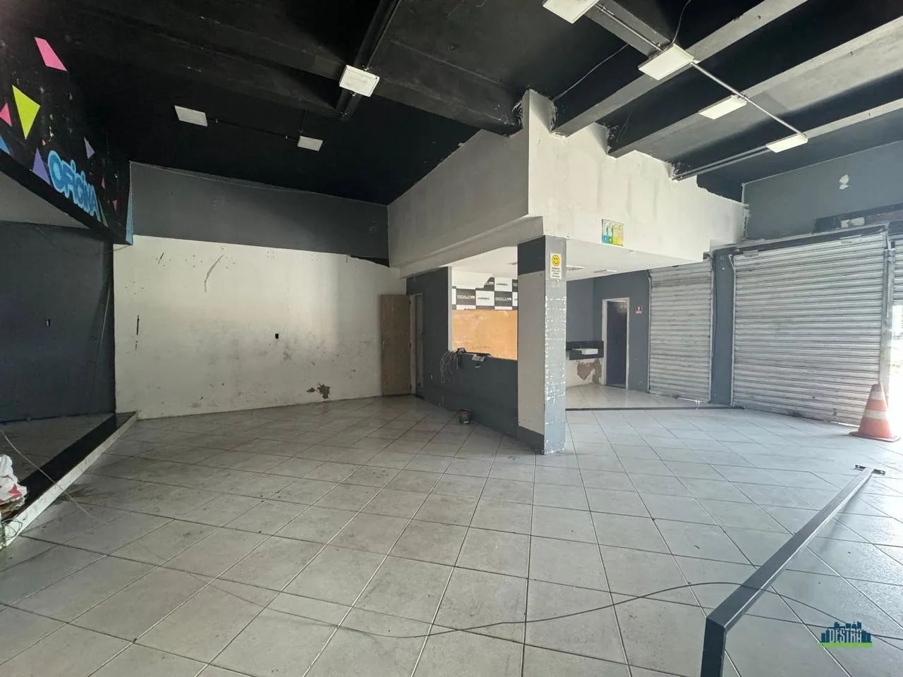 ALUGUE | Loja na Praia do Suá: 100m² com 2 vgs - Foto 2