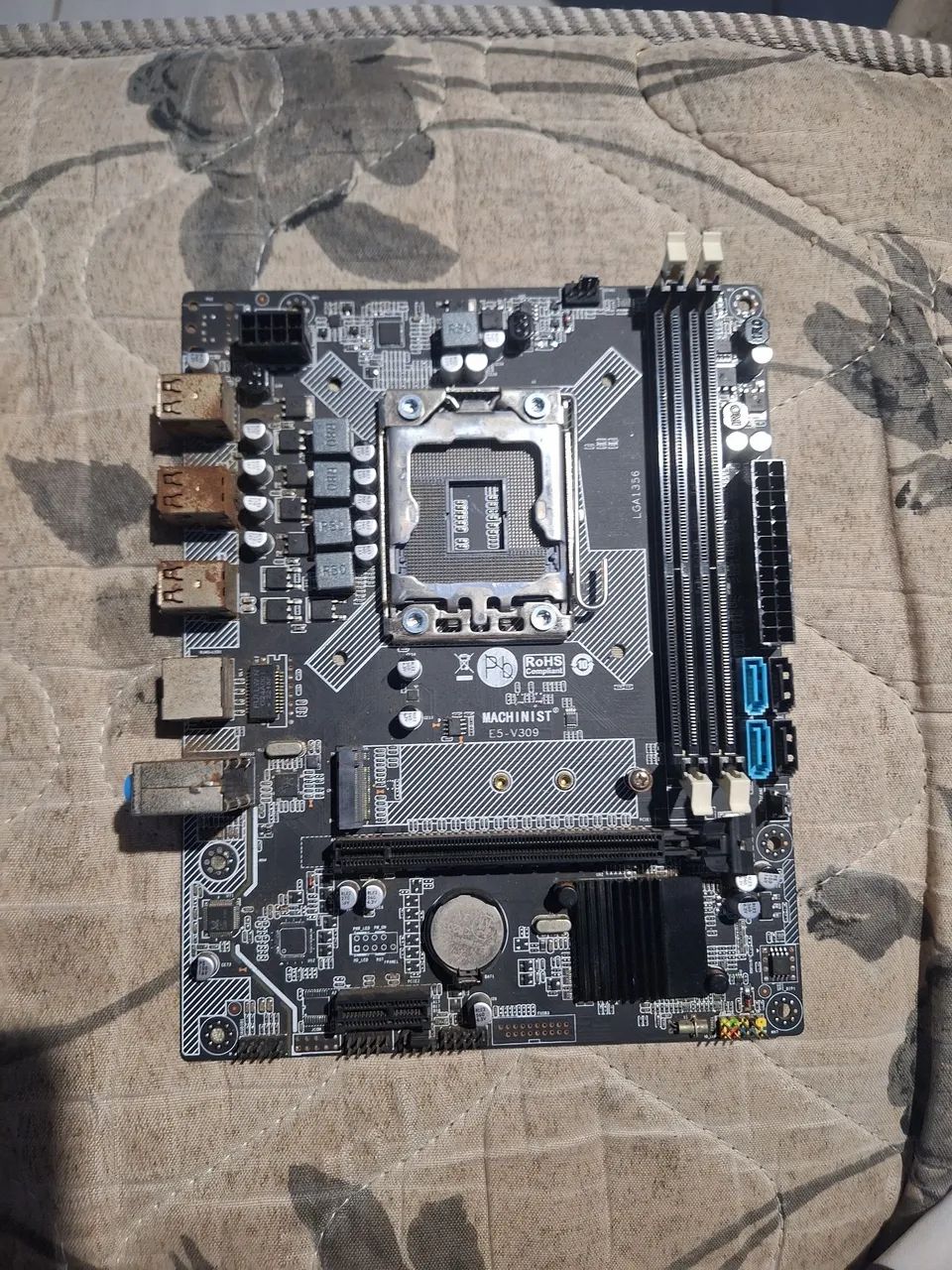 Placa mãe machinist e5-v309 com defeito
