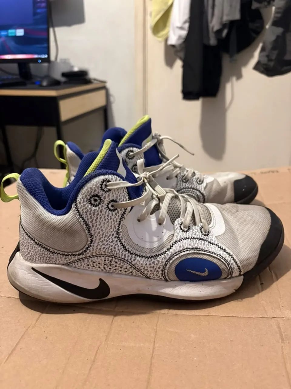 Tênis Nike fly by mid 2 