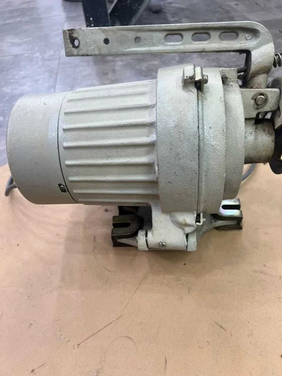 Motor SEW para máquina de costura - usado - perfeito - Foto 2