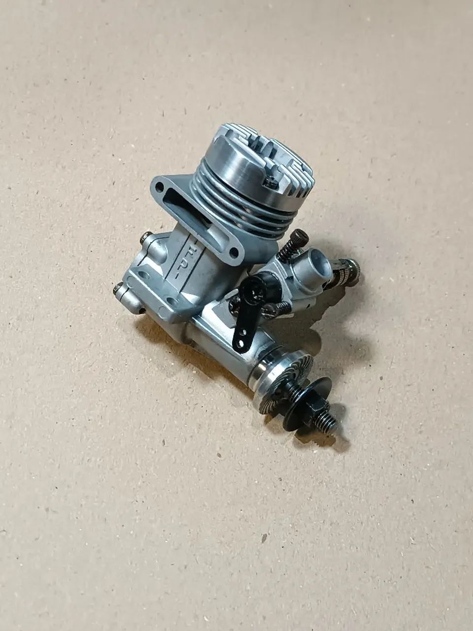 Motor aeromodelo OS Max 10FP nitro glow  - Foto 4