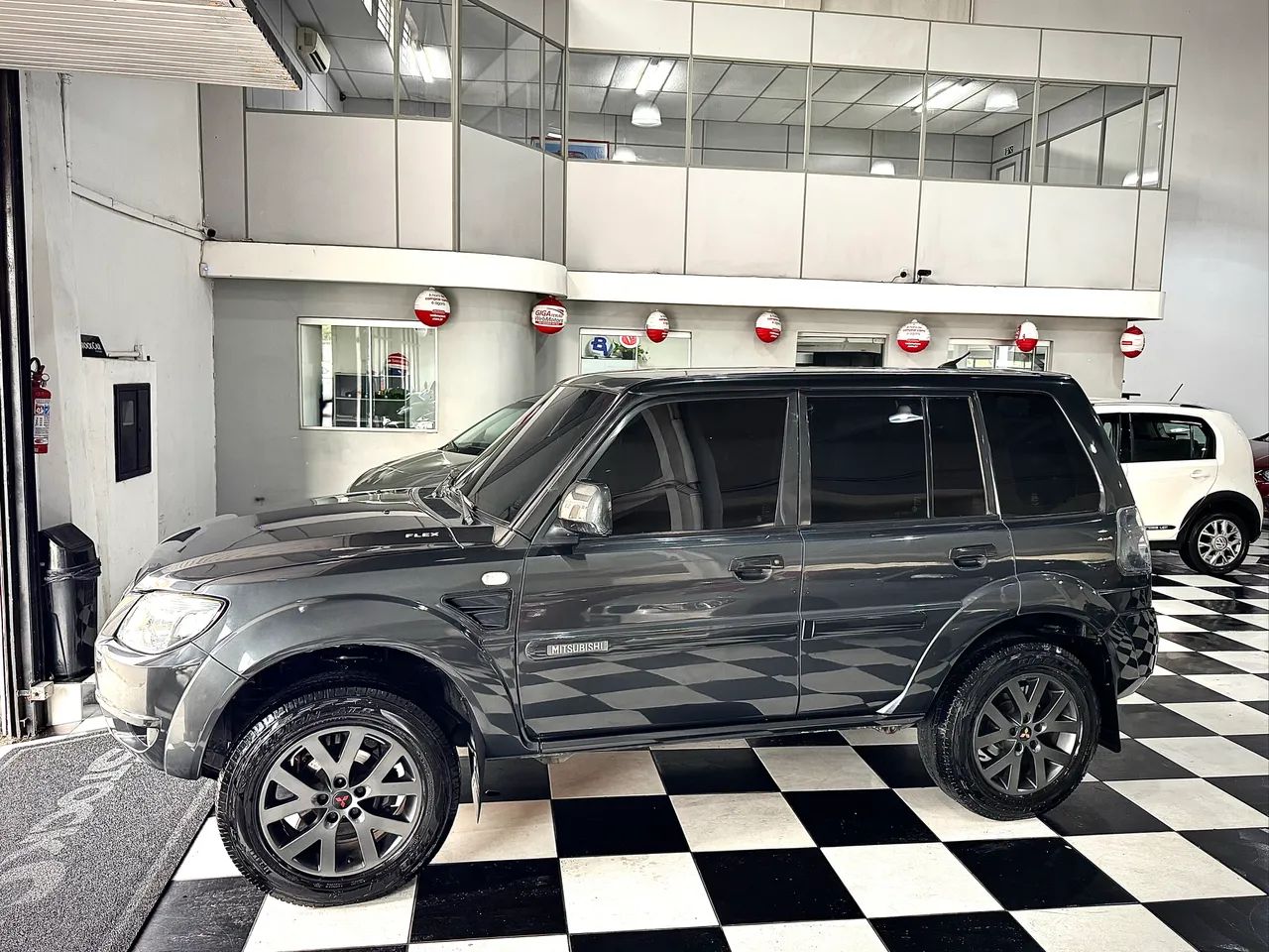 Mitsubishi Pajero 2010