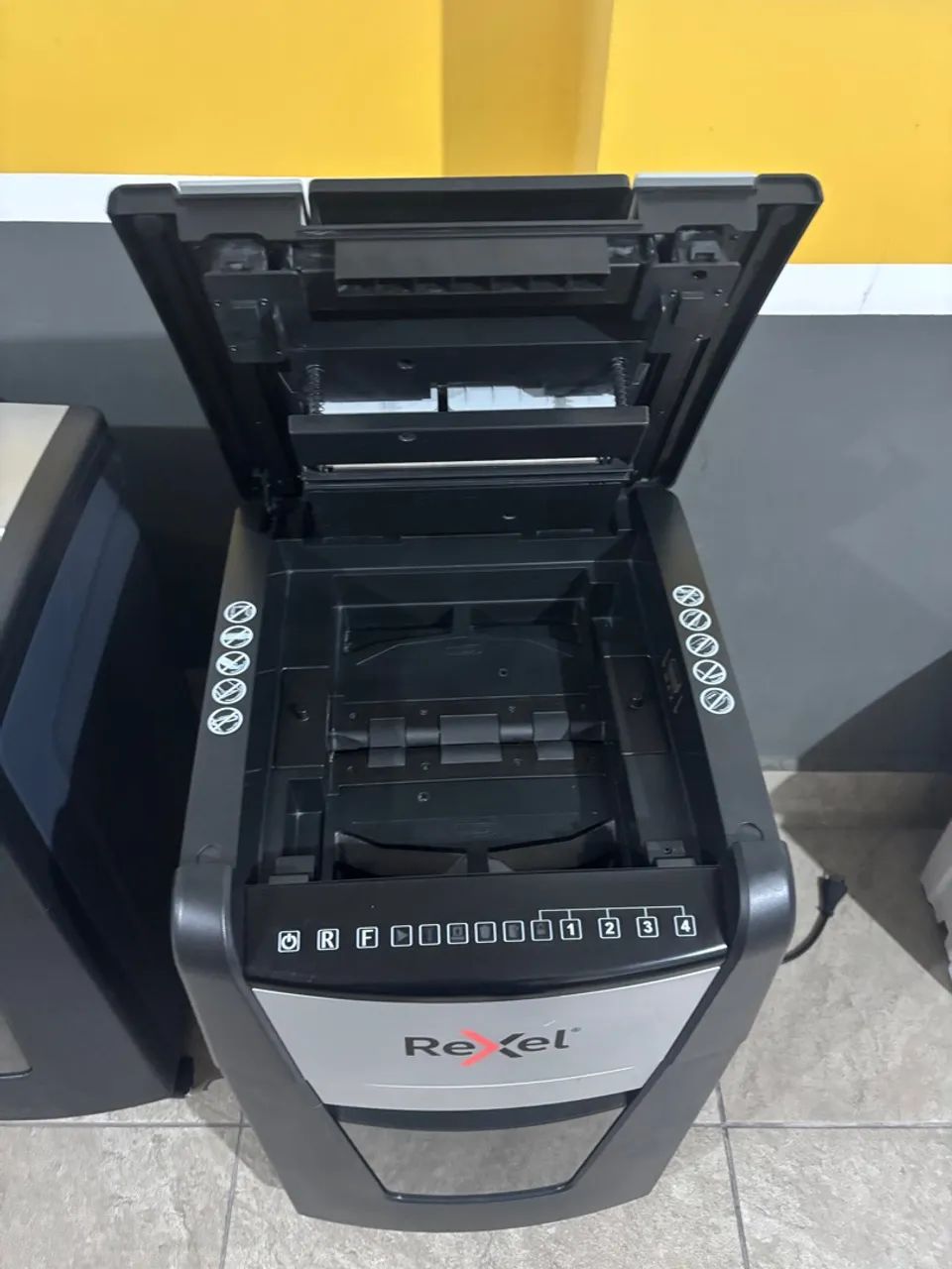 Fragmentadora gbc/rexel 300 - Foto 3