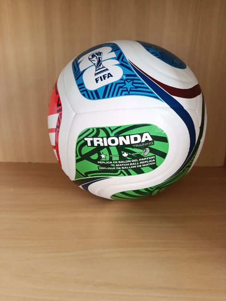 Bola Adidas da Copa