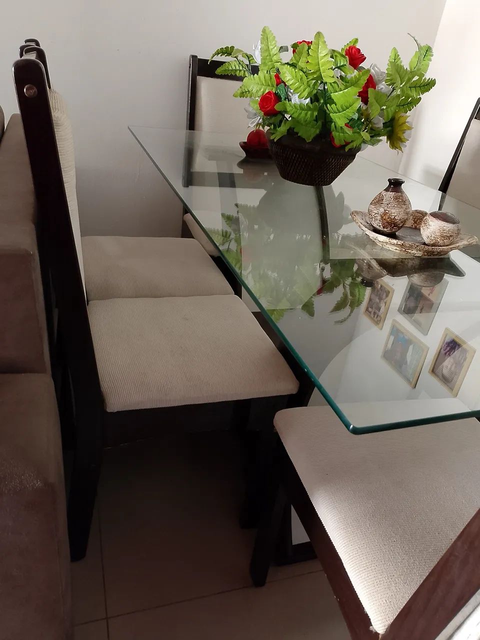 Mesa de vidro com 6 cadeiras 