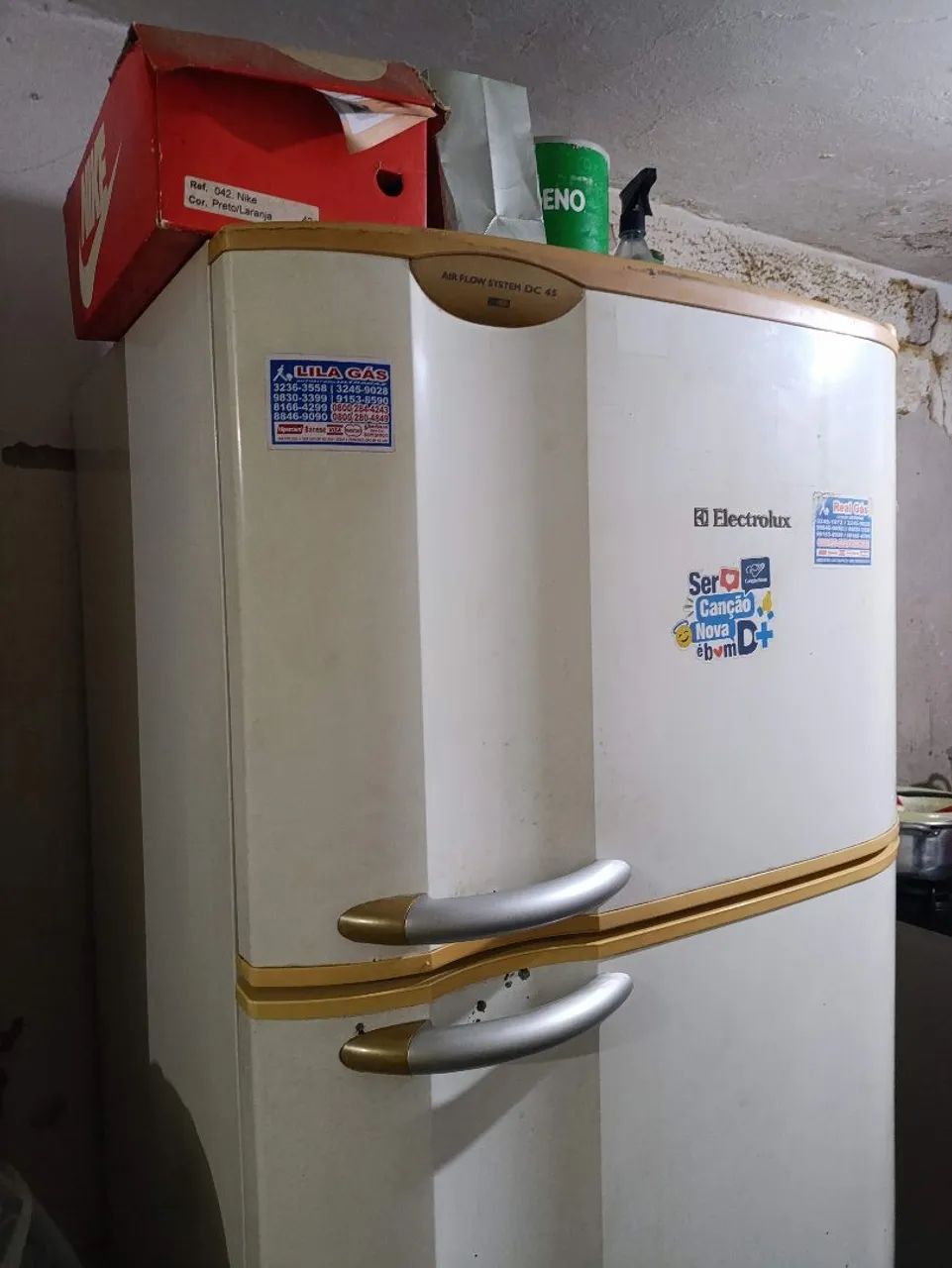 Vendo geladeira, só funciona o congelador