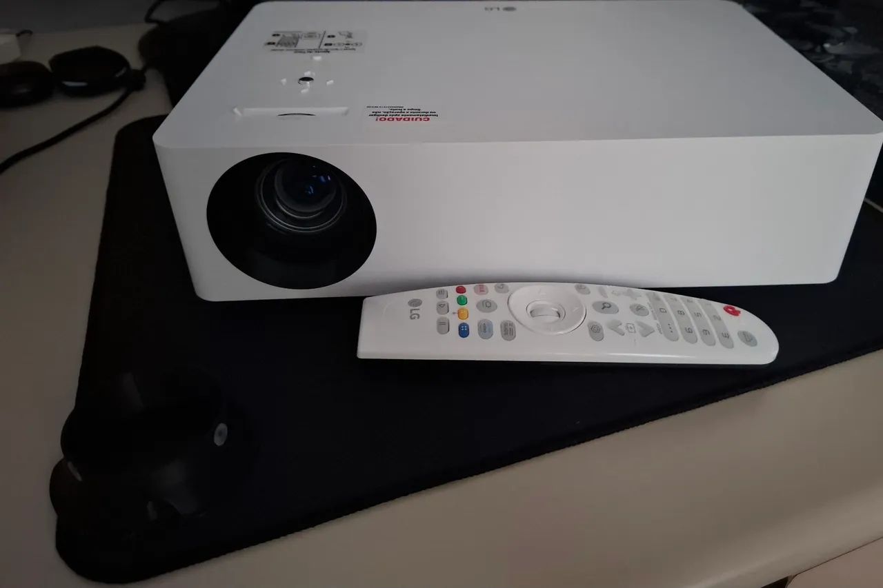 Projetor LG CineBeam Smart TV 140", UHD 4K HDR10, 1500 ANSI Lumens Wi-Fi - HU7OLA - Foto 3