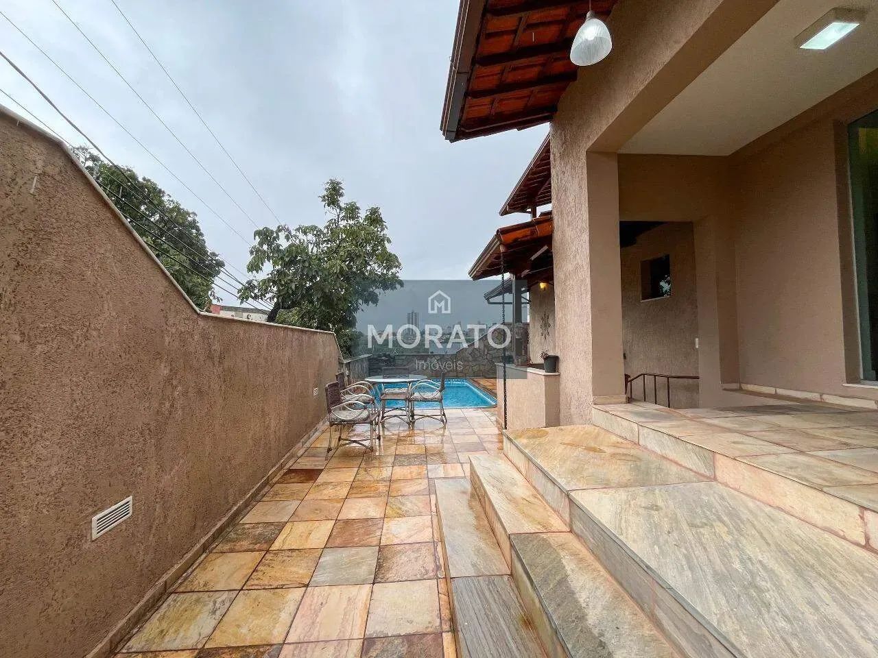 Casa com 4 quartos sendo 2 suítes e 4 vagas no bairro Renascença. - Foto 2