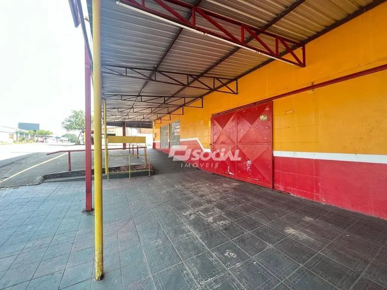 Ótimo imóvel comercial para locação com amplo estacionamento e localização privilegiada, R - Foto 4