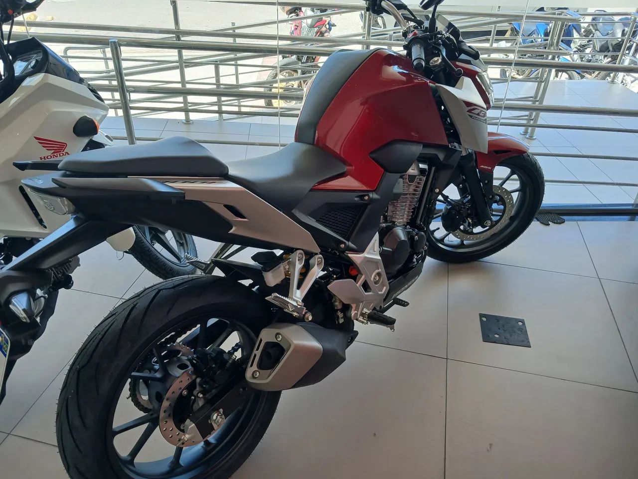 Honda CB - Foto 3