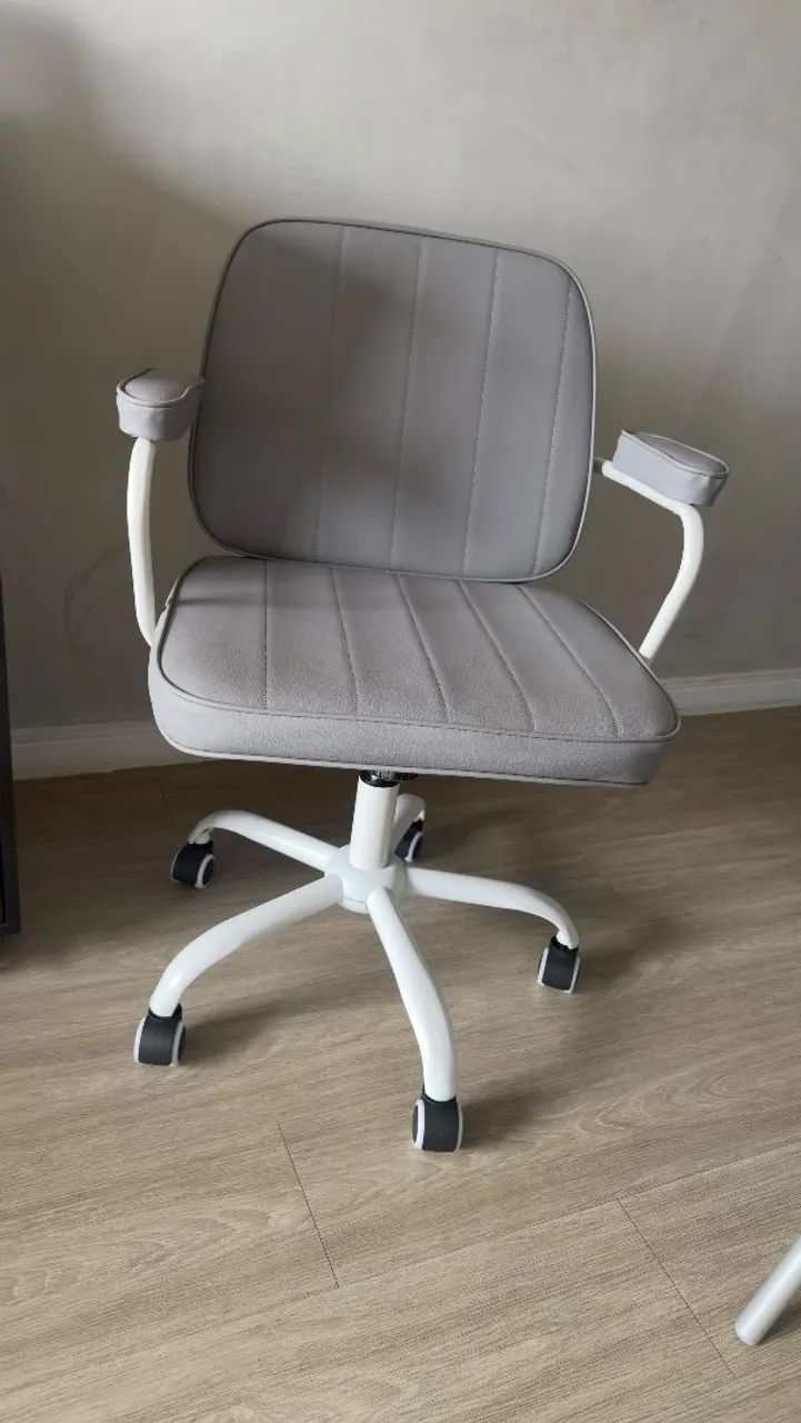 Cadeira De Escritório Ergonômica Python Fly Couro Sintético Cor Cinza - Foto 2