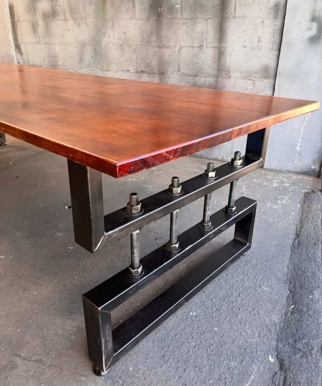 Mesa viking exclusiva e única  - Foto 2