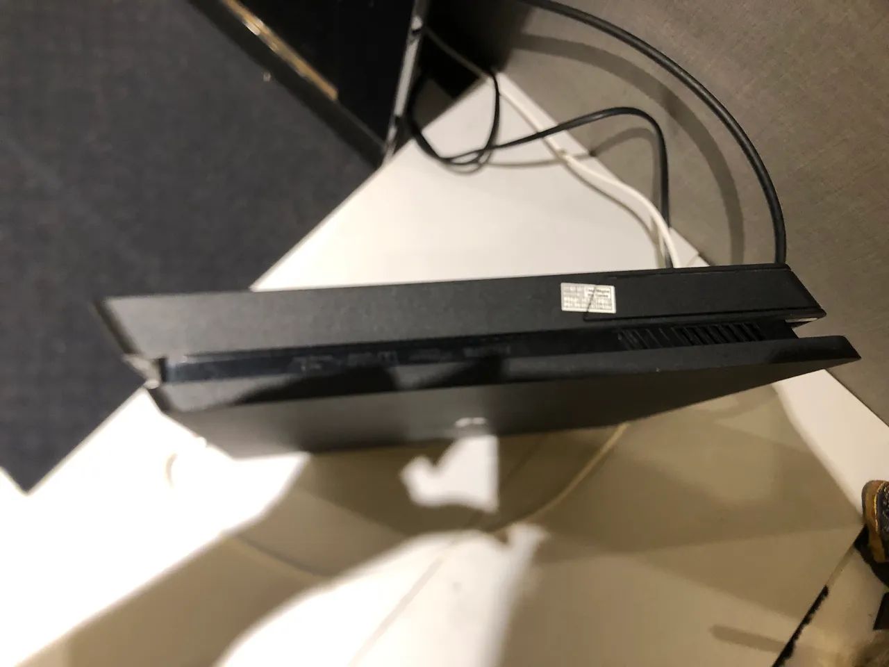 Ps4 com 2 controles em ótimo estado   - Foto 5