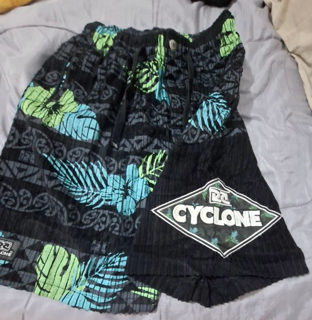 VENDO BERMUDA CYCLONE VELUDO - Foto 2