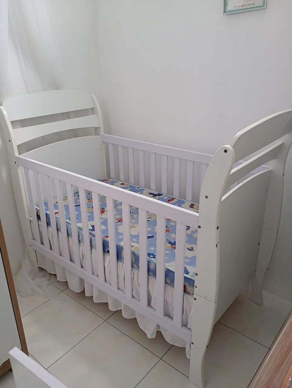 Berço que vira cama, acompanha colchão