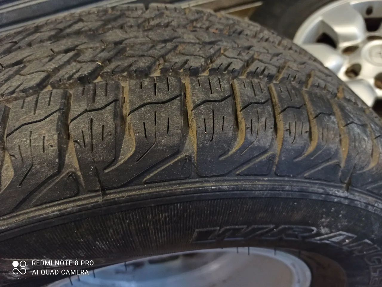 Roda  e pneus  hilux