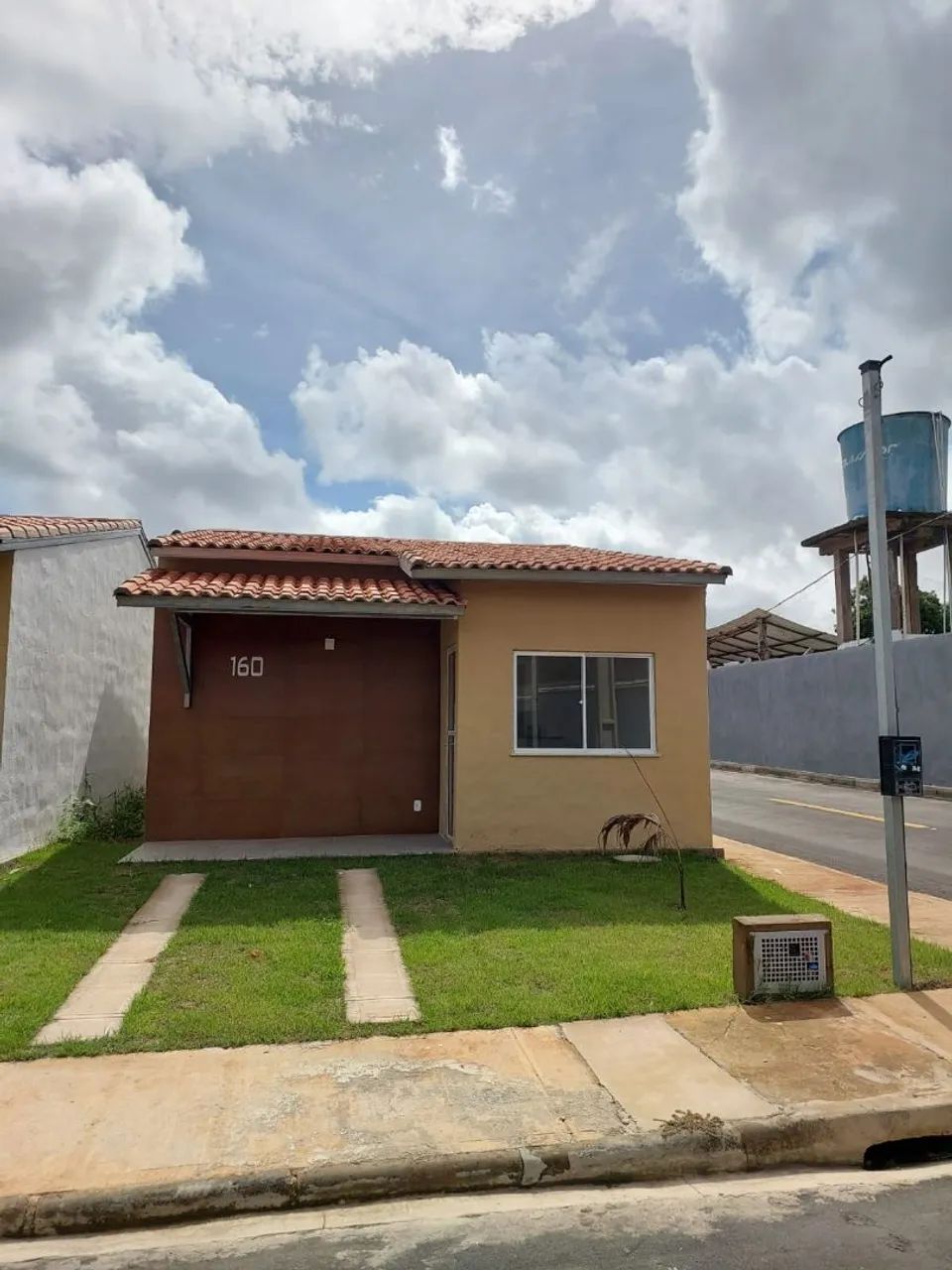 Alugo Casa