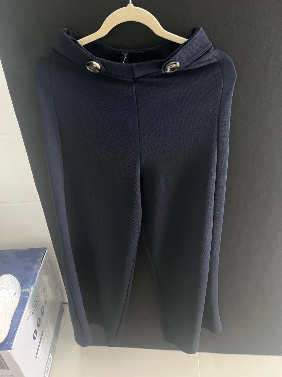 Calça wide leg azul elegante