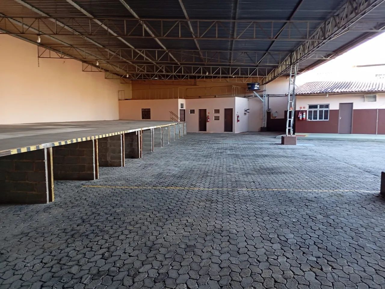 Excelente galpão 1100m com doca em Cobilândia para alugar  - Foto 4