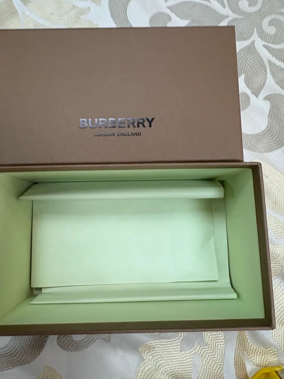 Caixa para óculos de sol Burberry - 18x11cm - Foto 4