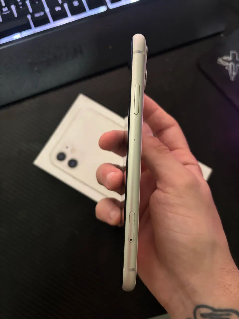 Iphone 11 em excelente estado - com caixa original - Foto 4
