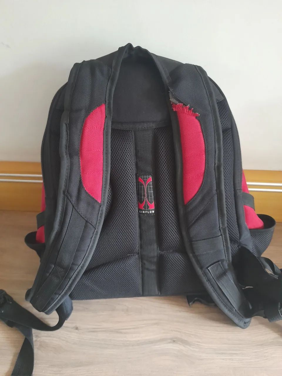 Mochila marca wenger com defeito - Foto 2